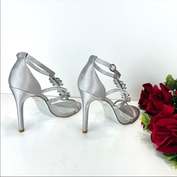Adrianna Papell Daphne Stiletto Sandal Size 6 Silver Satin & Leather Embellished - Picture 12 of 16